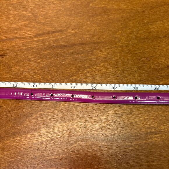 J. Crew Fuchsia Bright Purple Patent Leather Skinny Belt size Medium - Picture 4 of 7